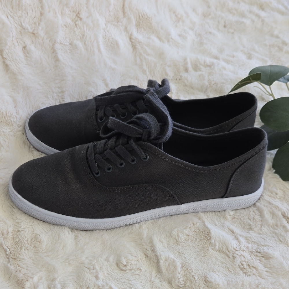 Universal Thread Charcoal Gray Canvas Sneakers